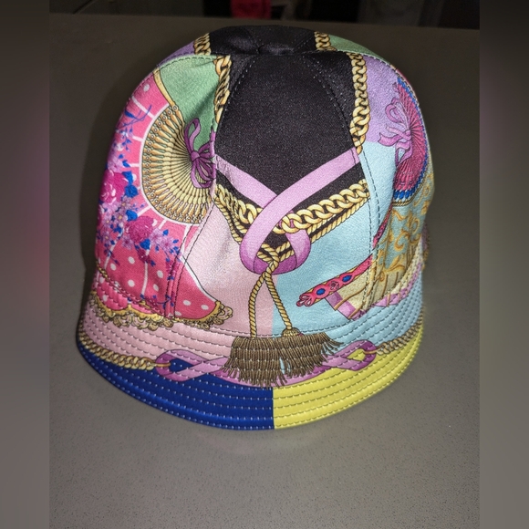 NWOT VERSACE VENTAGLI CAPELLO-59 BUCKET HAT SIZE MEDIUM - Picture 6 of 12